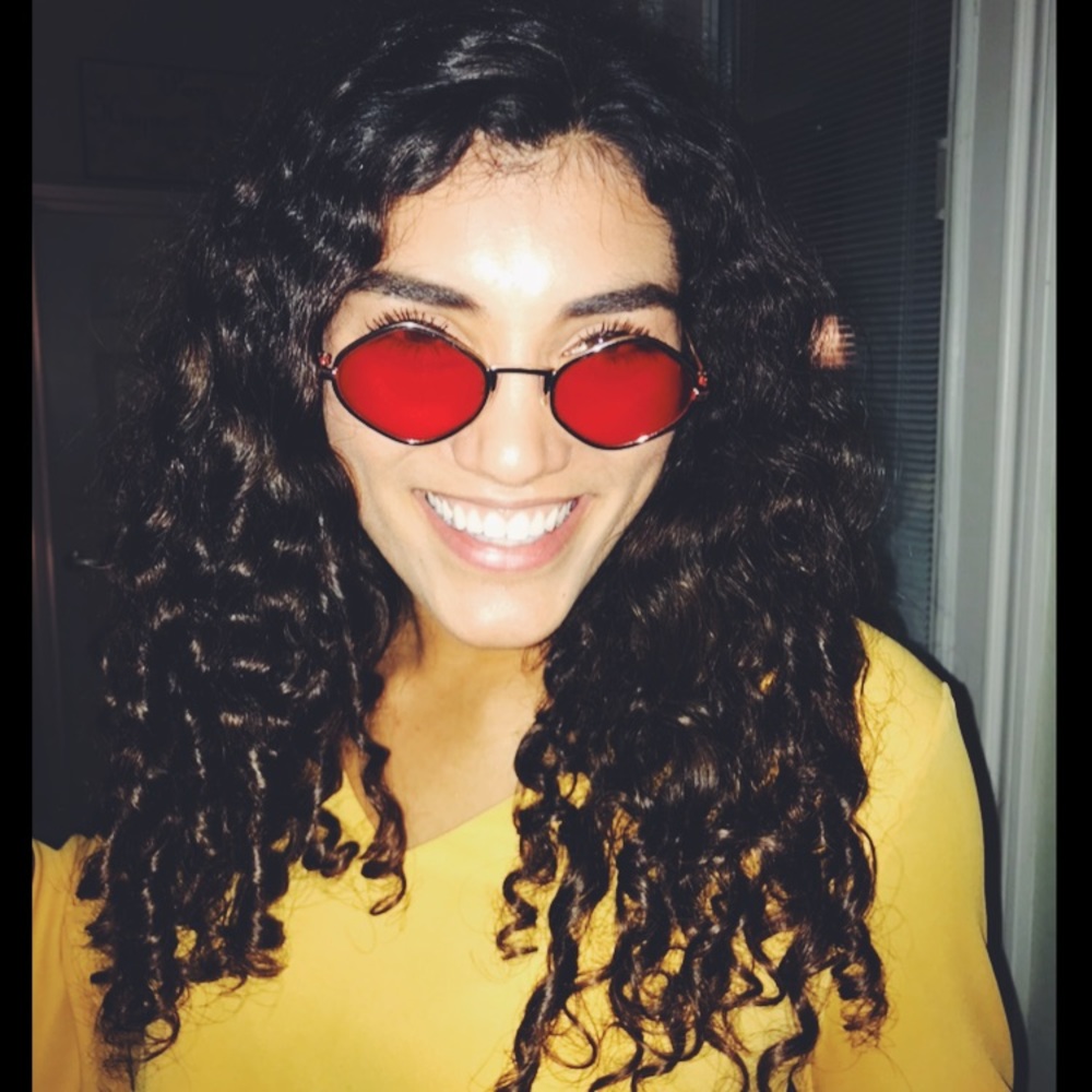 Meet your Posher, Danielle